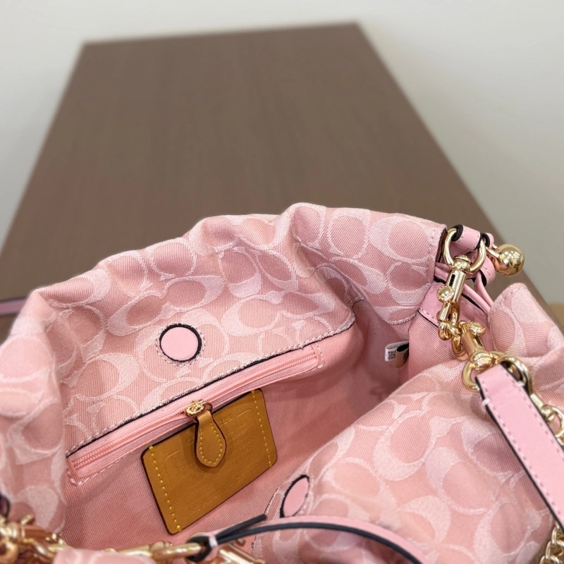 New arrival shoulder bag: stylish and durable-box