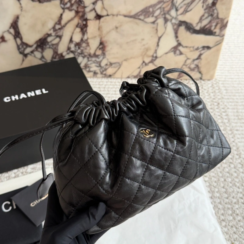 Sheepskin Cloud Bag, Black Quilted-box
