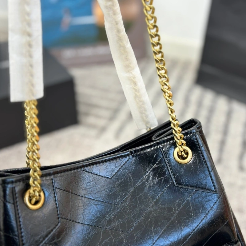 Effortlessly chic and distinctly iconic-box