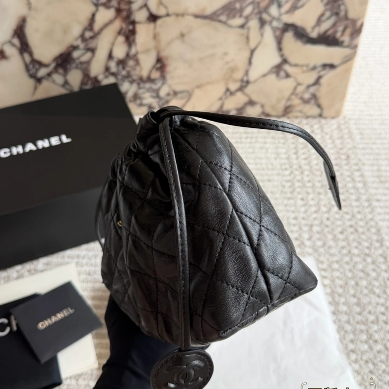 Sheepskin Cloud Bag, Black Quilted-box