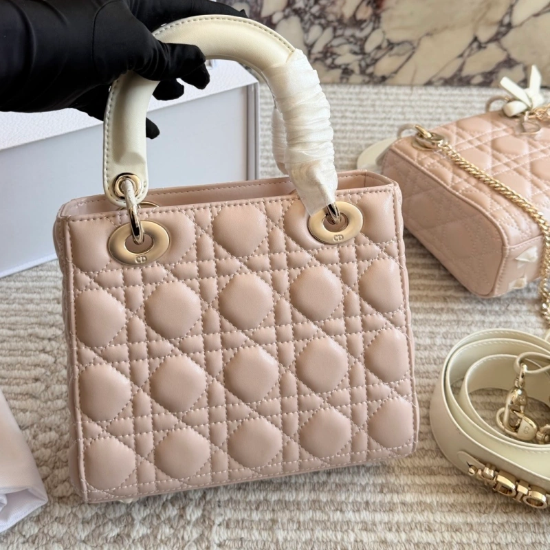 D’s Lady Dior bow-box