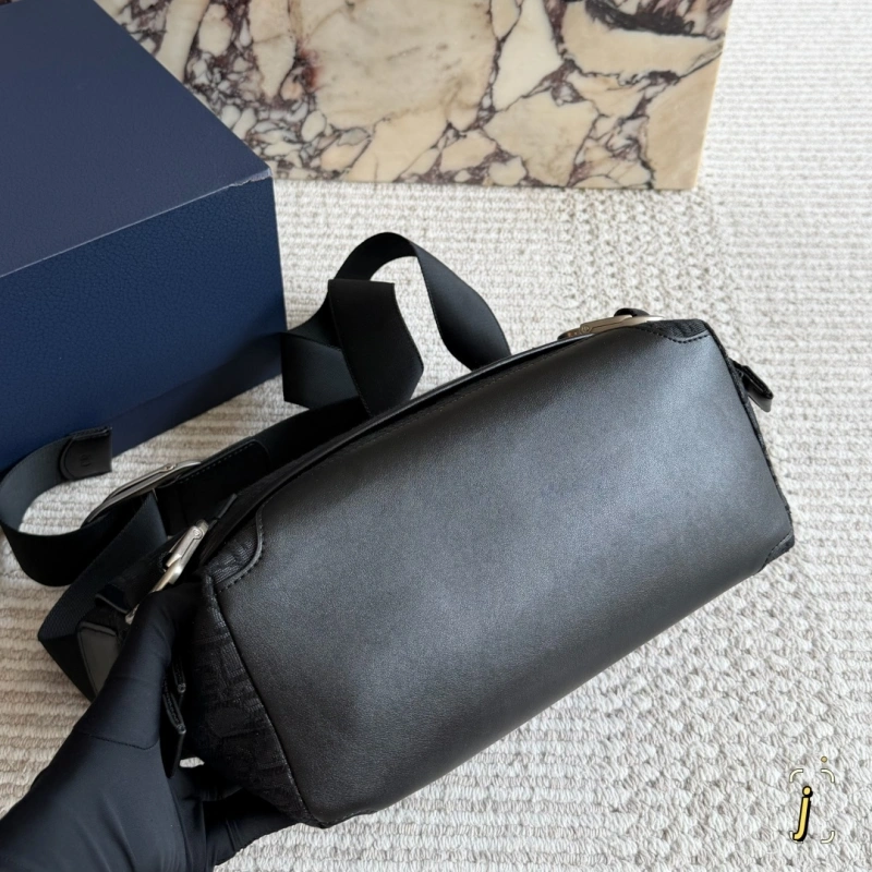 Stylish monogram messenger bag-box