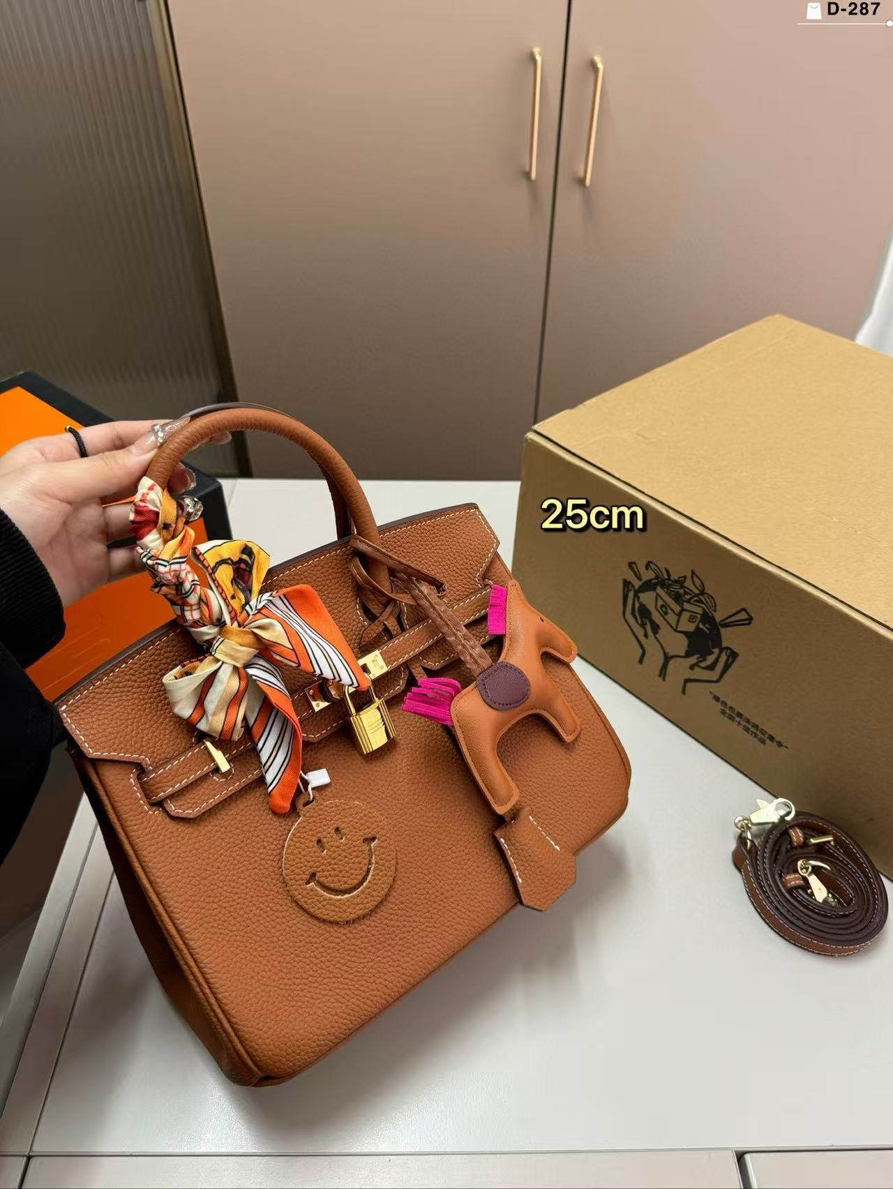 women’s new handbag, large capacity Kelly bag-comes with gift box