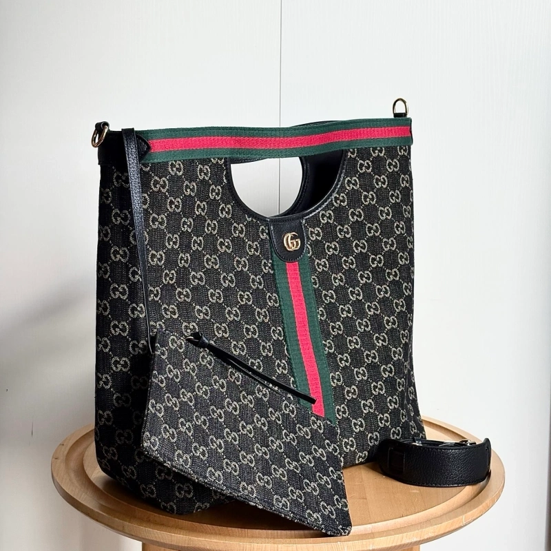 The new G family big tote-no box