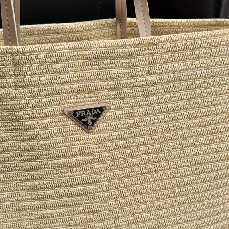 Natural straw tote bag (No box included)