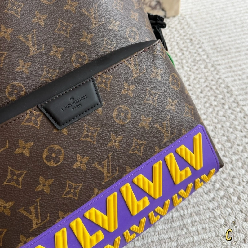 Classic Essential Backpack for the Stylish Crowd-no box