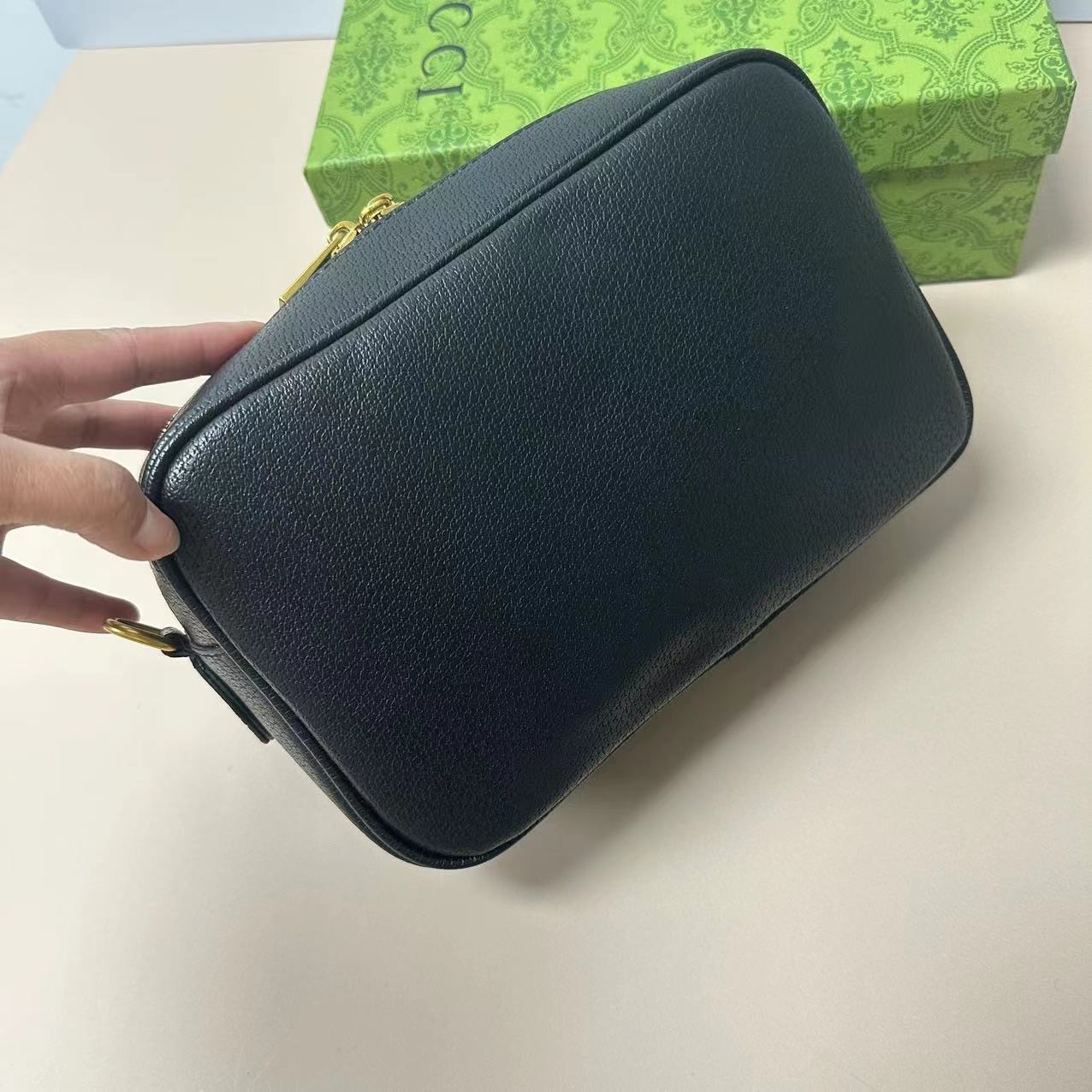 Gucci Gucci men’s and women’s adidas x Gucci co-branded shoulder backpack