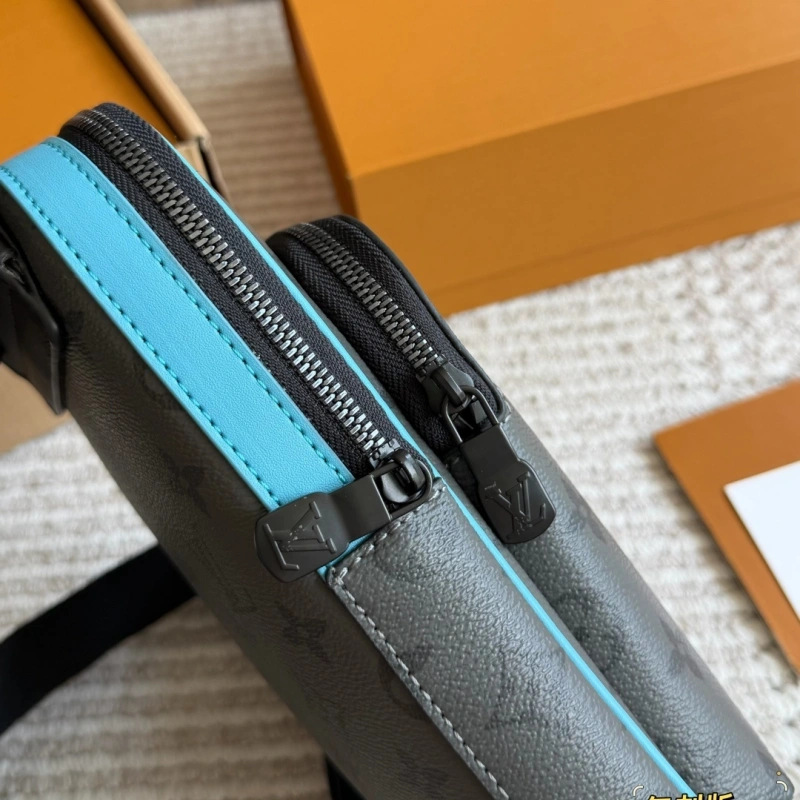 Fashionable and Versatile Men’s Chest Bag-box