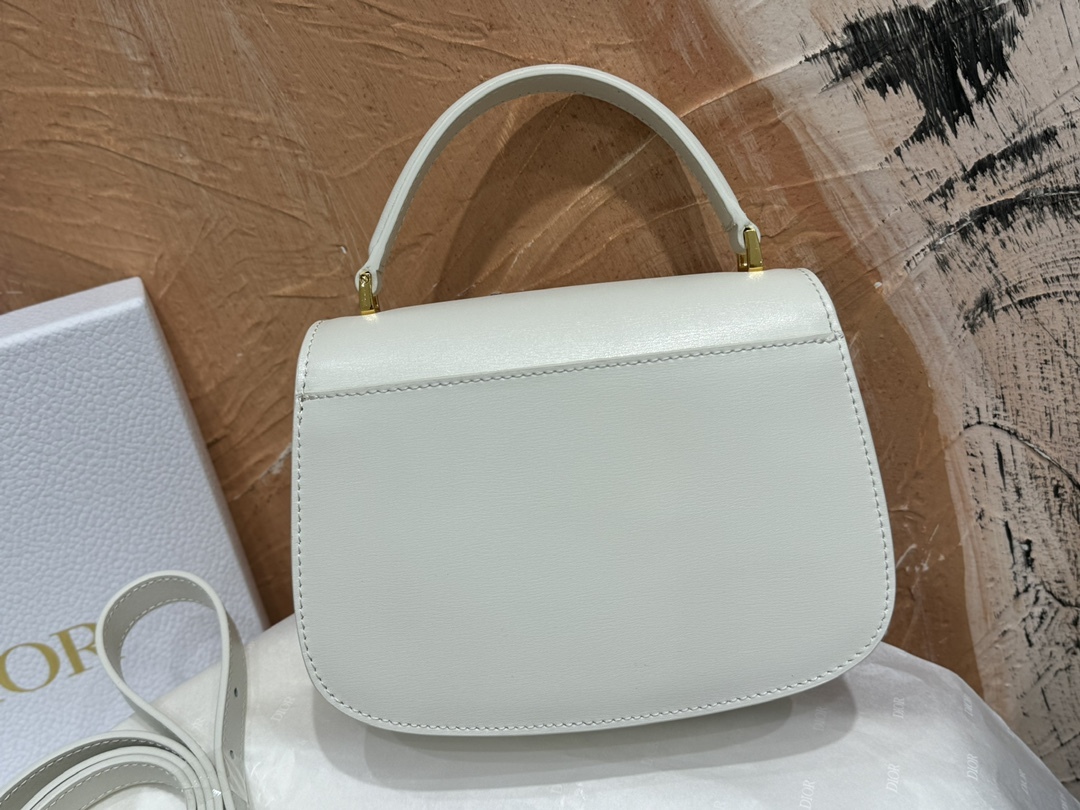 Crossbody Handheld Versatile Elegant Bag Classic Simple Women’s Bag-comes with gift box