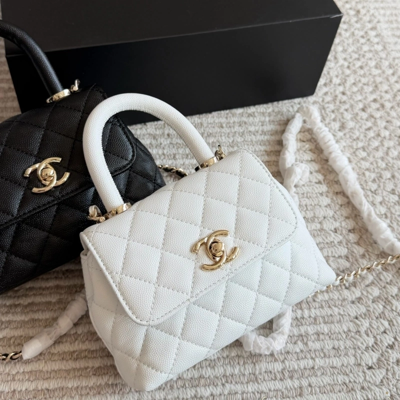 Elegant Pebbled Leather Tote – Timeless Cowhide Design with Scratch-Resistant Texture for Daily Use-box