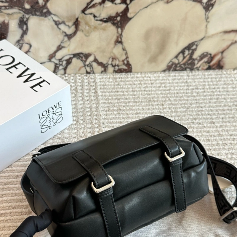 Wide strap printed flap messenger bag-box