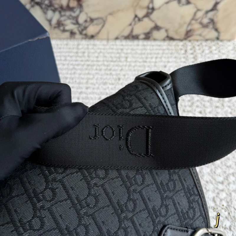 Stylish monogram messenger bag-box