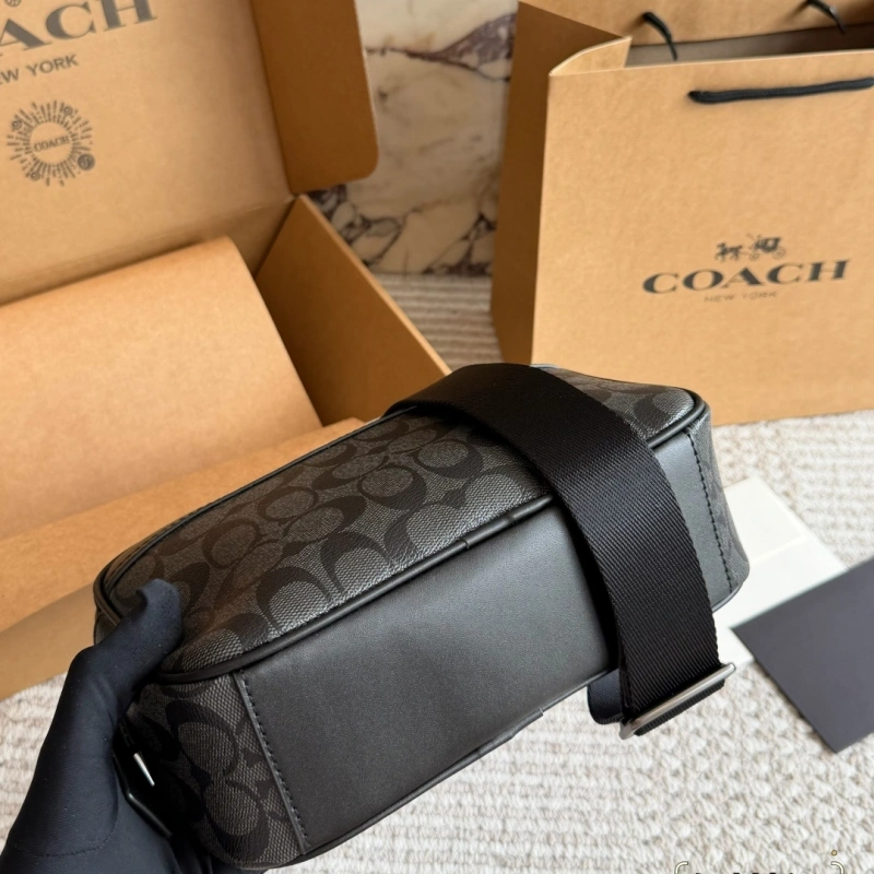 C’s new arrival: Black camera bag-box