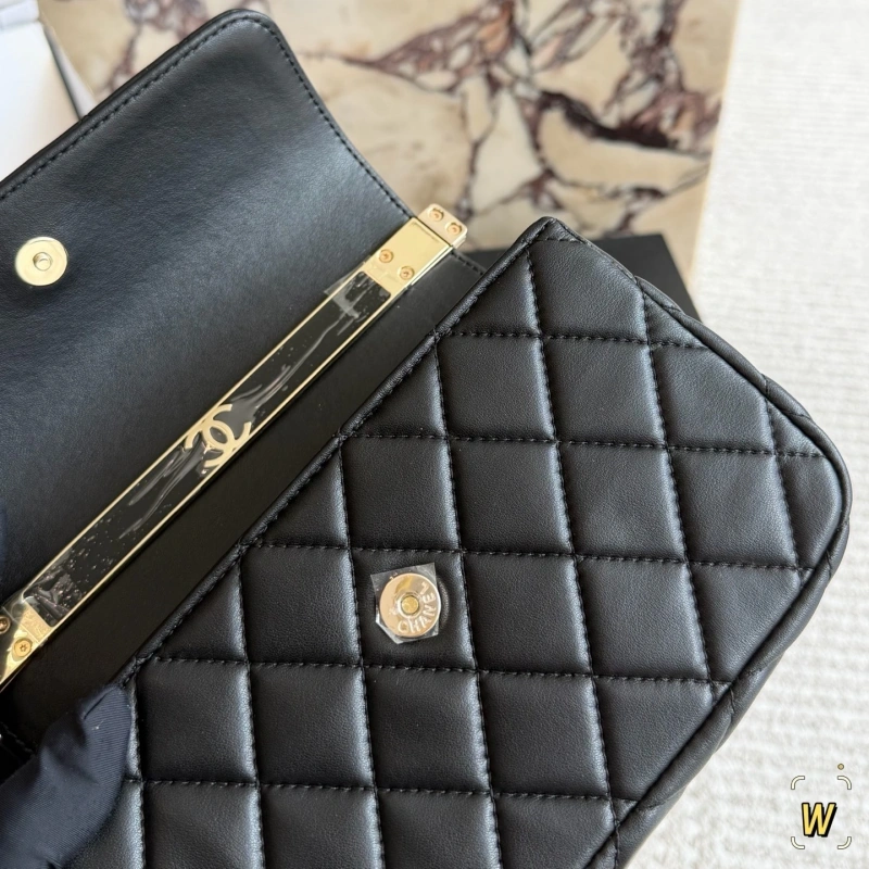 New bags available in multiple colors-box