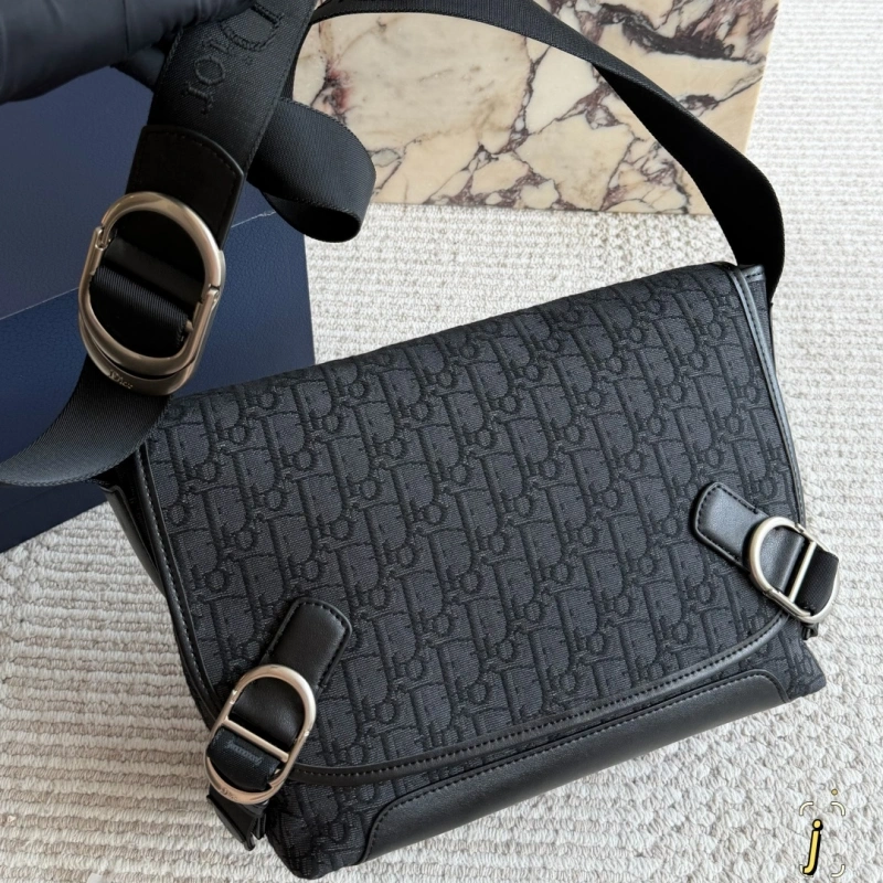 Stylish monogram messenger bag-box