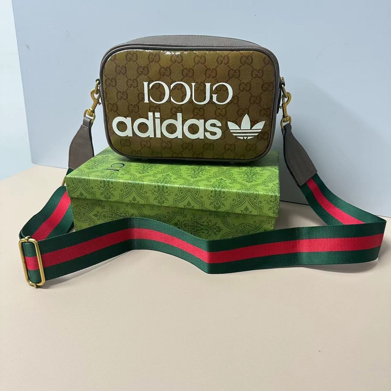 Gucci Gucci men’s and women’s adidas x Gucci co-branded shoulder backpack
