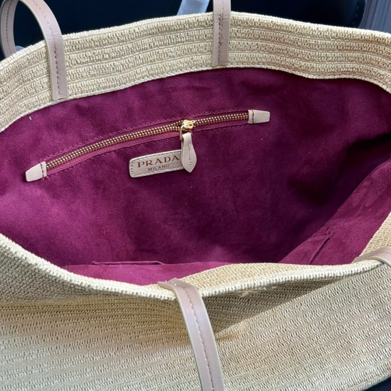 Natural straw tote bag (No box included)