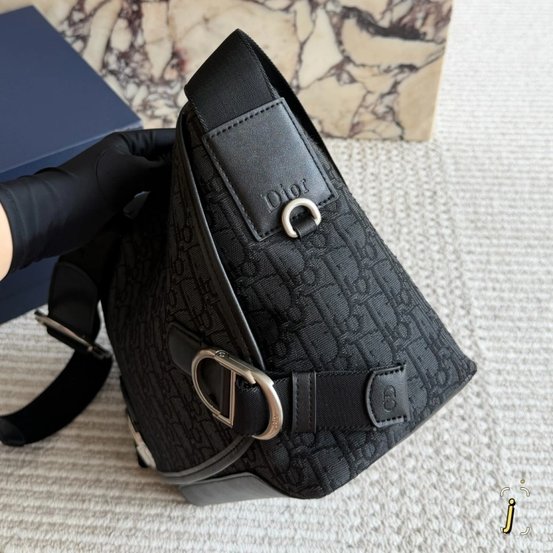 Stylish monogram messenger bag-box