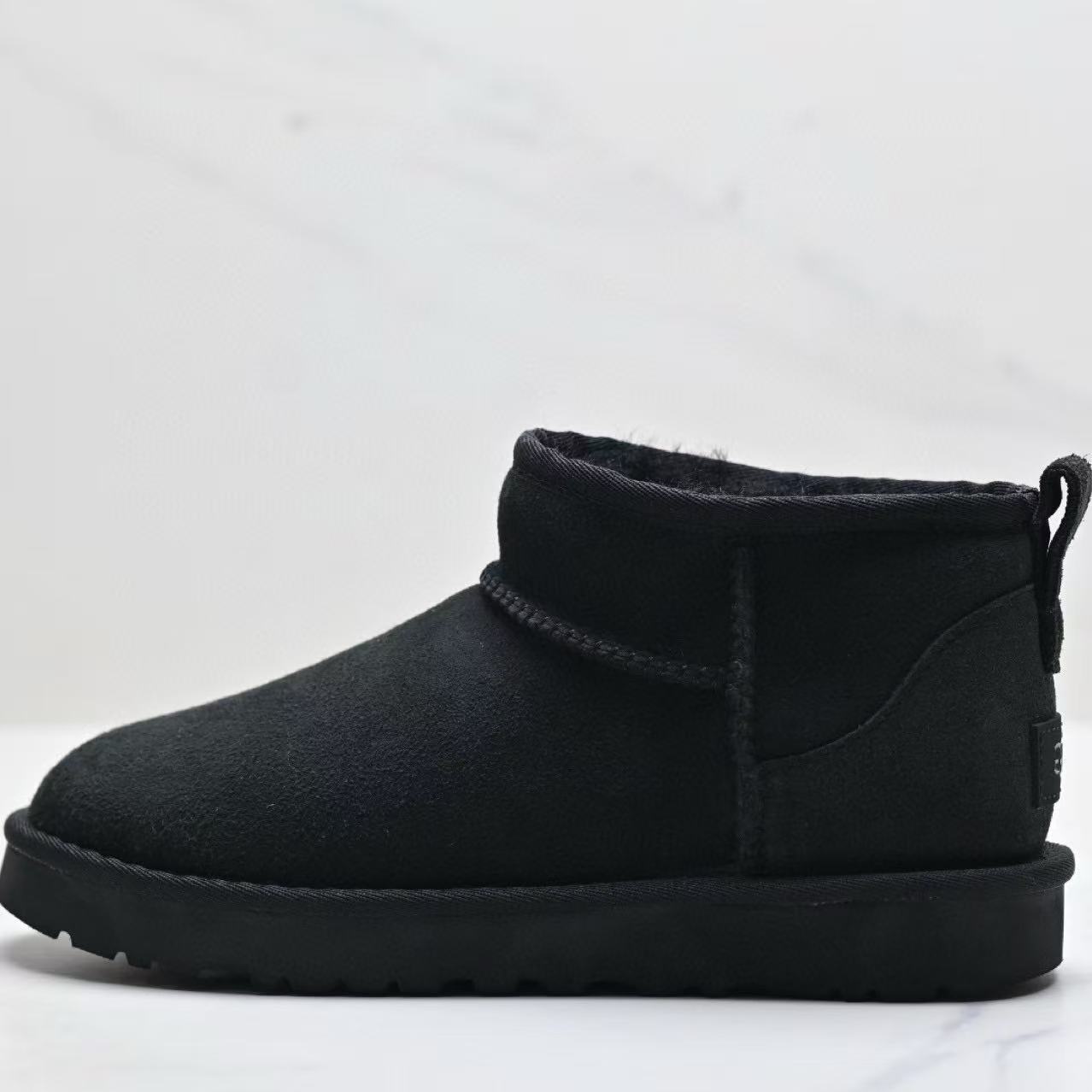 UGG Classic Ultra mini