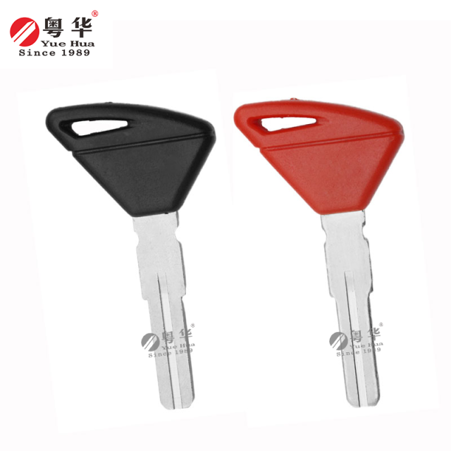 Suitable for Aprilia motorcycle keys, Aprilia 002 center groove, rubber head motorcycle key, GPR125/150