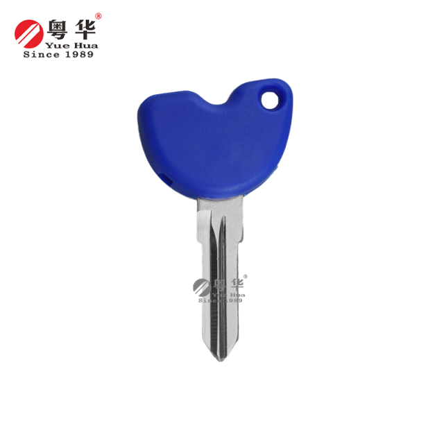 Suitable for Piaggio motorcycle keys, Piaggio 001 Right Double Rubber Head Motorcycle Key, GTS300 Motorcycle Key Blank