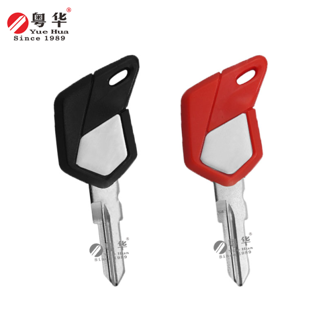 Suitable for MV Agusta motorcycle keys, MV Agusta 005 right double slot, available in black and red, copper key blanks, motorcycle key blanks, locksmith supplies
