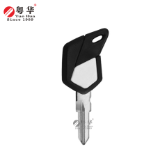 Suitable for MV Agusta motorcycle keys, MV Agusta 005 right double slot, available in black and red, copper key blanks, motorcycle key blanks, locksmith supplies