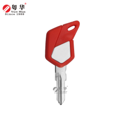 Suitable for MV Agusta motorcycle keys, MV Agusta 005 right double slot, available in black and red, copper key blanks, motorcycle key blanks, locksmith supplies