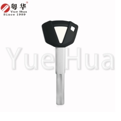 Suitable for Kawasaki motorcycle keys Kawasaki 017 flat key (W);Ninja400/Z400;chip installable;motorcycle key blank Yuehua key and lock consumables
