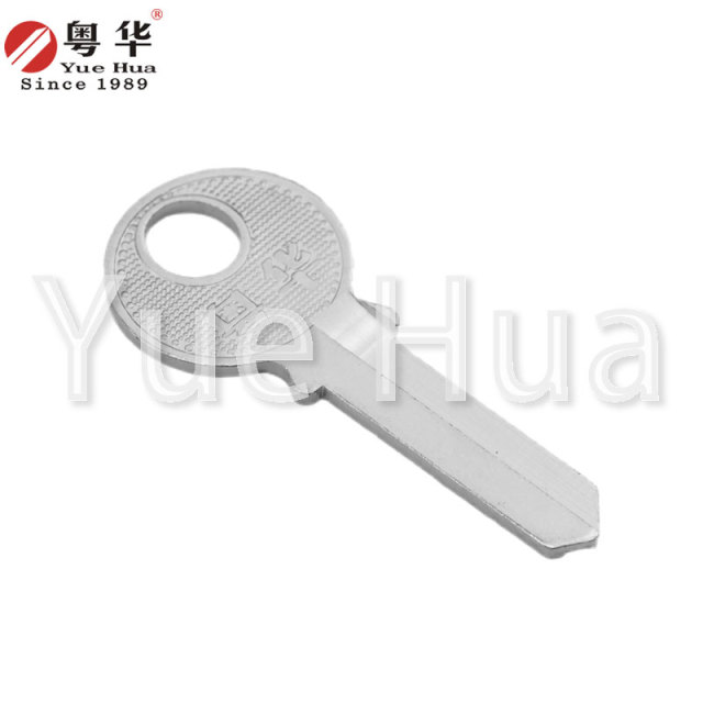 Around the middle of the third ring; Third ring key blank; Civilian brass key; Padlock key blank; Thickness 1.5; Hanging key