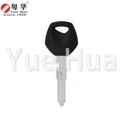 适用于铃木摩托车钥匙；铃木橡胶钥匙左右双槽；铃木双槽摩托车钥匙；黄铜钥匙坯；锁匠耗材