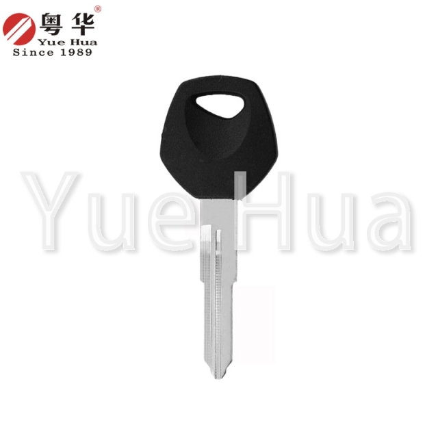 适用于铃木摩托车钥匙；铃木橡胶钥匙左右双槽；铃木双槽摩托车钥匙；黄铜钥匙坯；锁匠耗材
