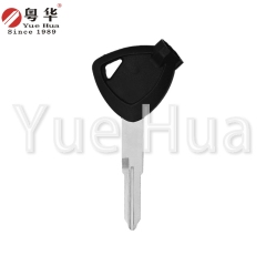 Suitable for Suzuki motorcycle keys; National III Suzuki magnetic left and right double-groove; Black rubber double-groove key blank; With magnetic beads and rubber sheets.