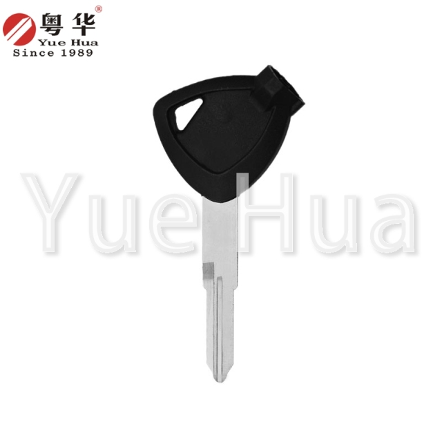 Suitable for Suzuki motorcycle keys; National III Suzuki magnetic left and right double-groove; Black rubber double-groove key blank; With magnetic beads and rubber sheets.