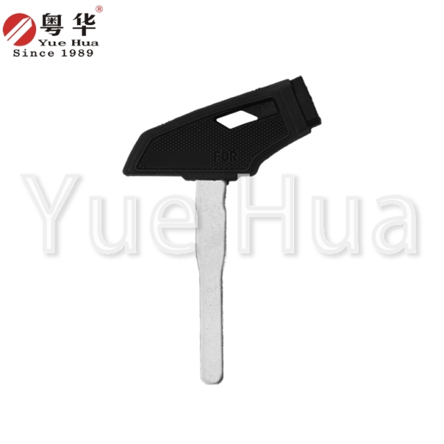 Suitable for Yamaha motorcycle keys Yamaha 026 flat key New R15 rubber square head key blank Motorcycle key blank Locksmith consumables