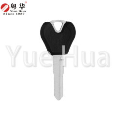 Suitable for Wuling car keys rubber handle straight handle remote control flat milling 2-track external milling groove New Wuling Honggu