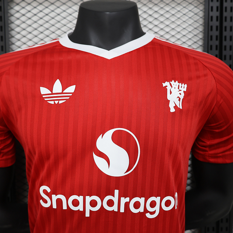 Player 2024-25 Manchester United special edition red Football jersey