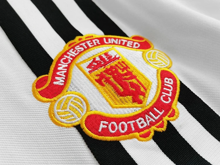 Retro 1975-80 Manchester United Away White Football Shirt
