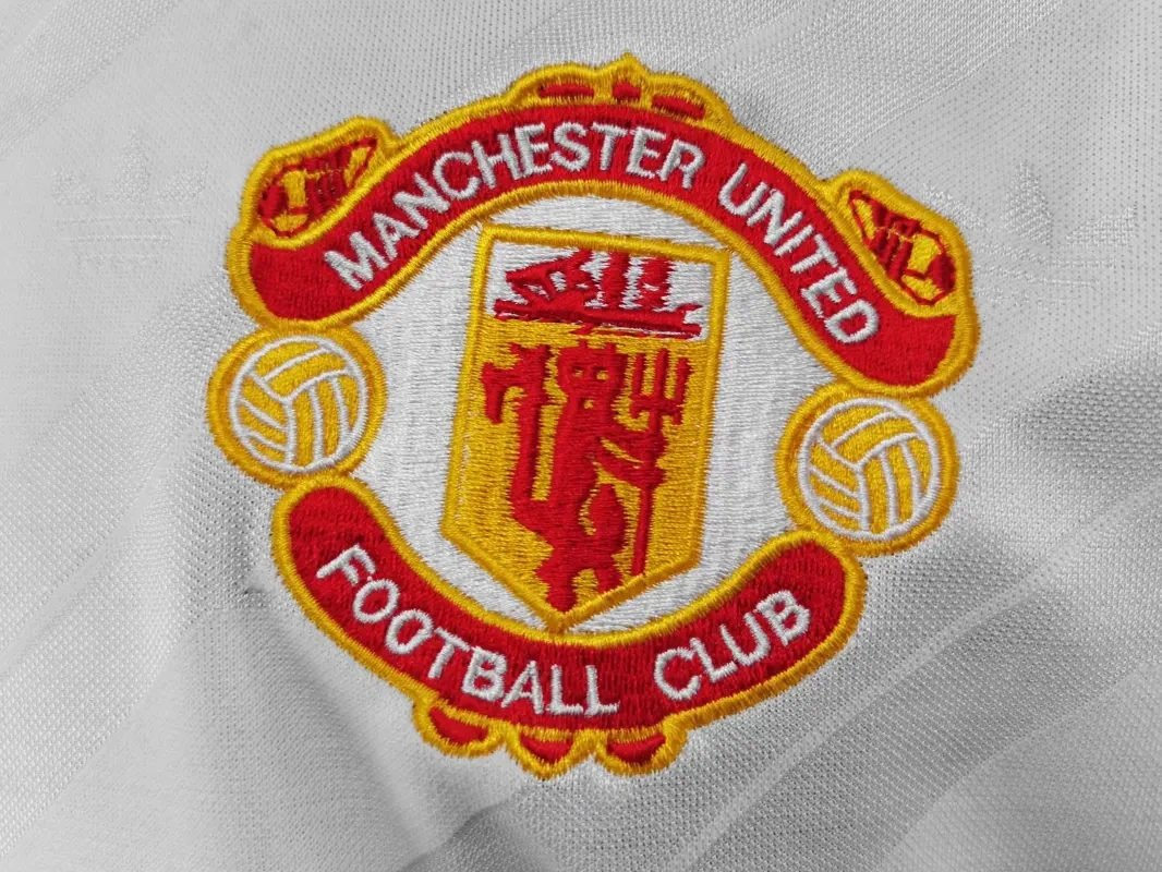 retro 1986-88 Manchester United away retro football jersey Fan version