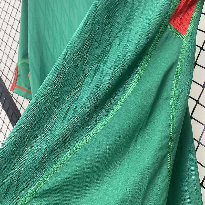 retro 2010 Mexico home football jersey retro
