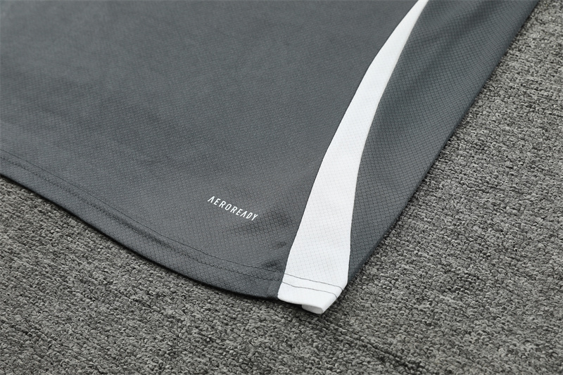 2024-25 Manchester United Dark Gray Short Sleeve Suit