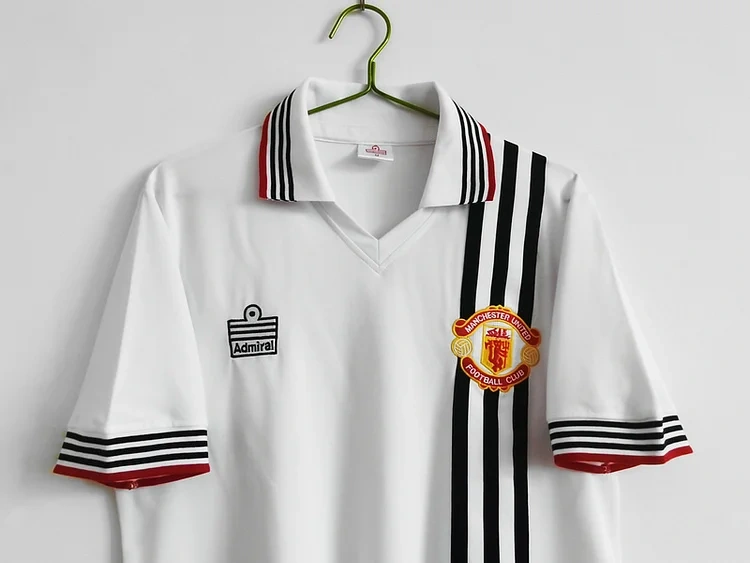 Retro 1975-80 Manchester United Away White Football Shirt