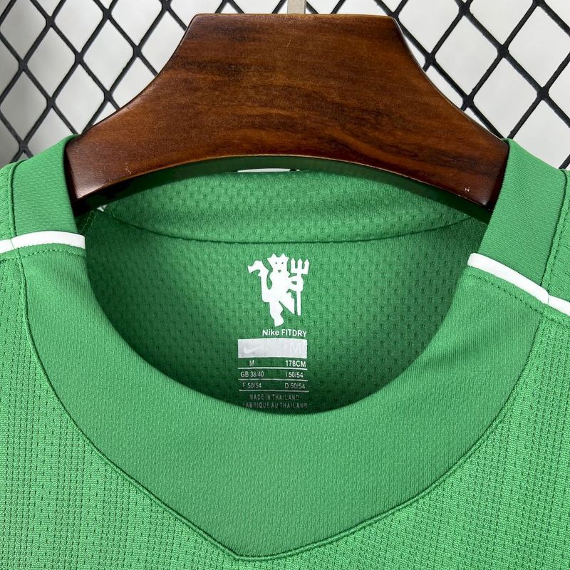 Retro 2007-08 Manchester United Green goalkeeper Long Sleeves Football jersey retro