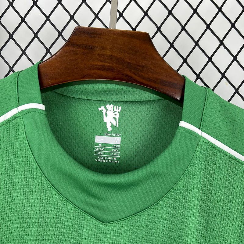 Retro 2007-08 Manchester United Green goalkeeper Football jersey retro