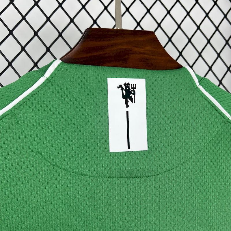 Retro 2007-08 Manchester United Green goalkeeper Long Sleeves Football jersey retro