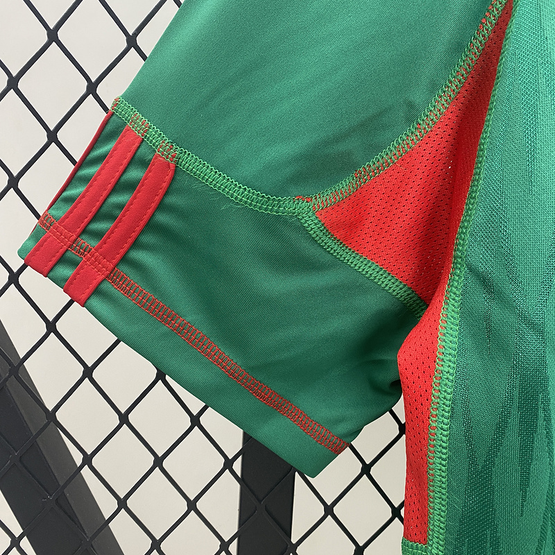 retro 2010 Mexico home football jersey retro