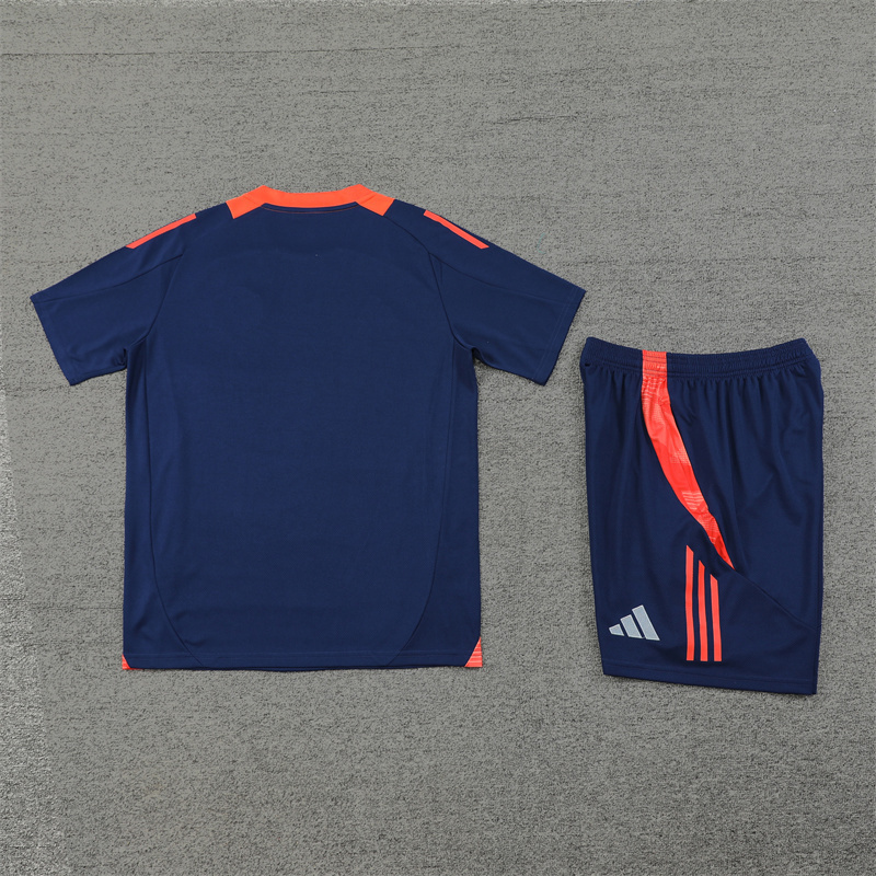 2024-25 Manchester United short-sleeved training clothes