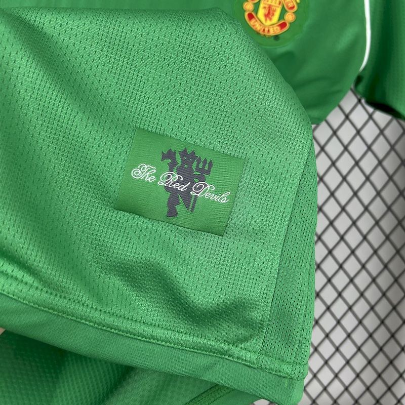 Retro 2007-08 Manchester United Green goalkeeper Football jersey retro