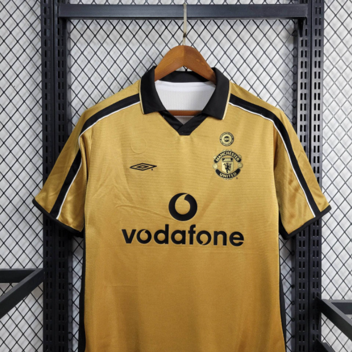 Retro 2001-02 Manchester United jersey 100 year classic edition