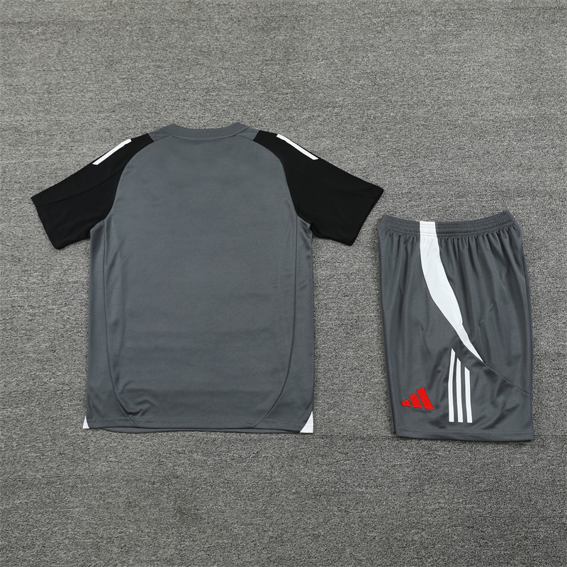 2024-25 Manchester United Dark Gray Short Sleeve Suit